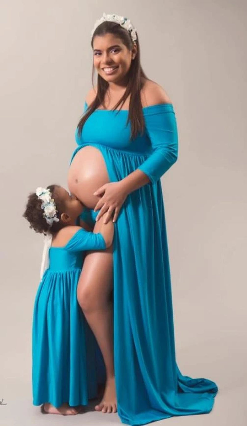 Elegant Maternity Maxi Dress Set for Mother and Daughter Photography